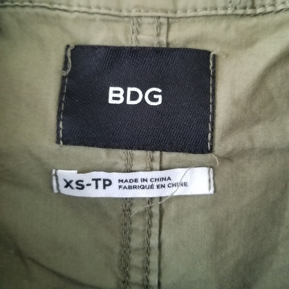 UO- BDG | Lightweight Utility Jacket - Picture 4 of 8